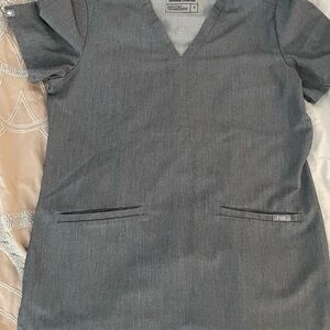 FIGS Heather Gray V-Neck Scrub Set